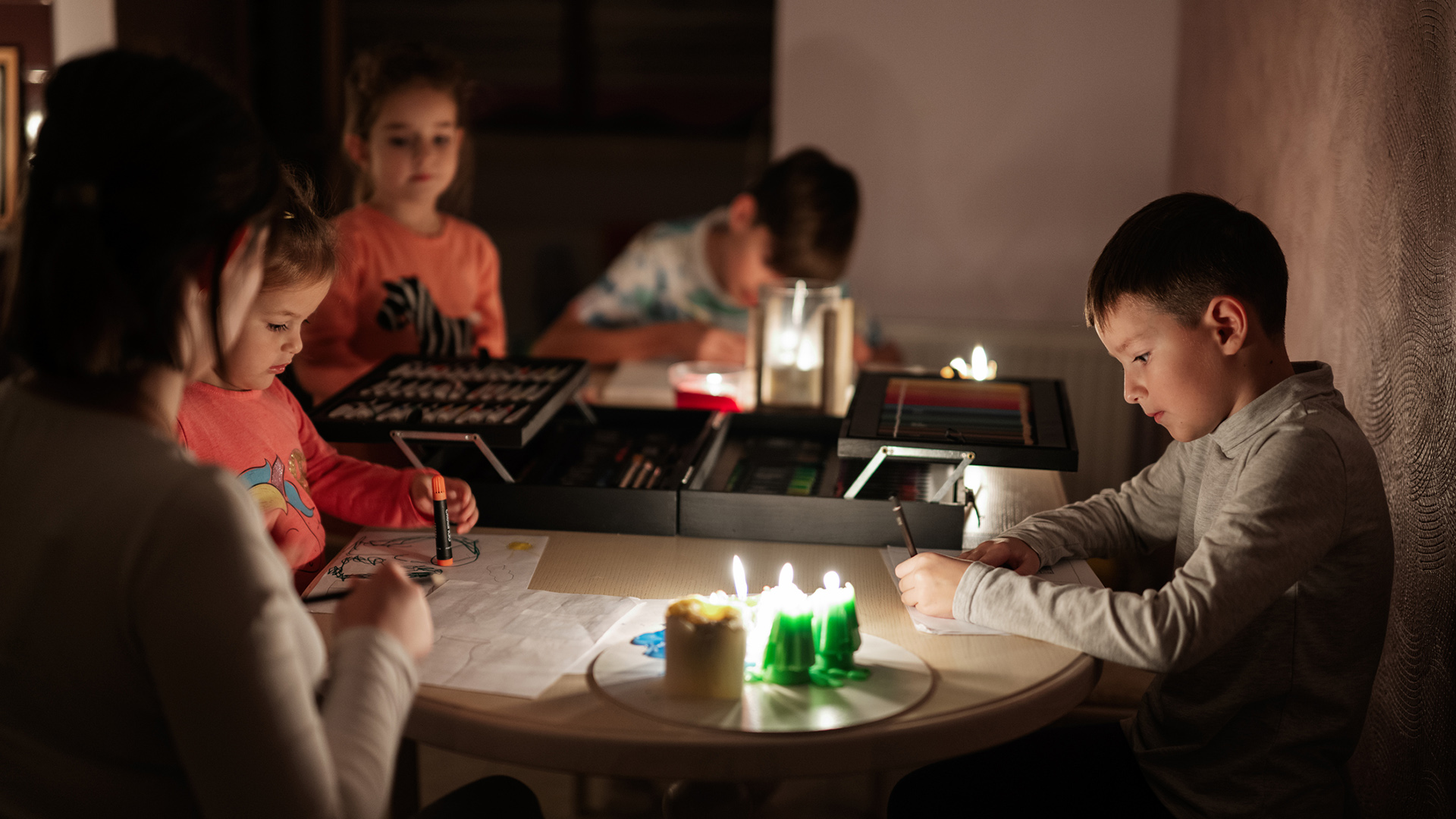 Family spending time together during an energy crisis